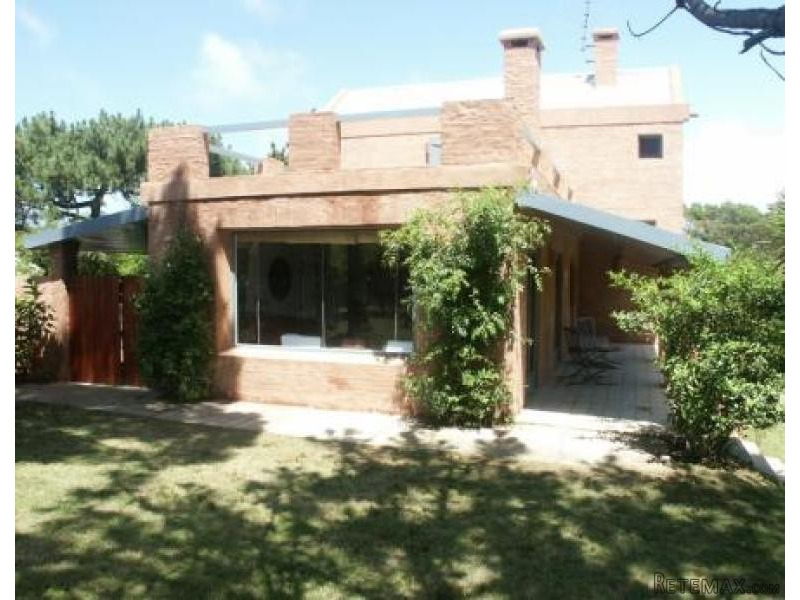 3 Bedroom House - For Rent -.. - 2