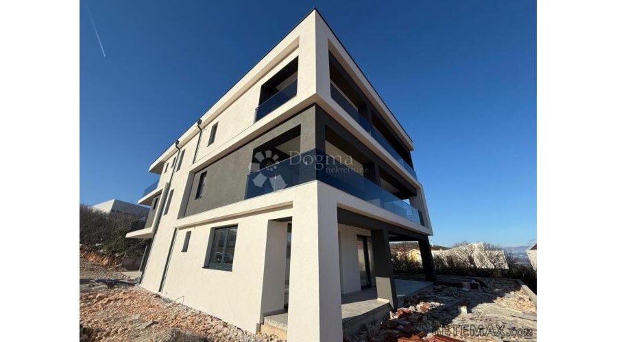 OTOK KRK VRBNIK- LUKSUZNI APARTMAN NA PRVOM KATU ODLIČNE NOV - 3