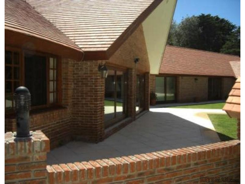 4 Bedroom House - For Rent - Lugano Y.. - 2