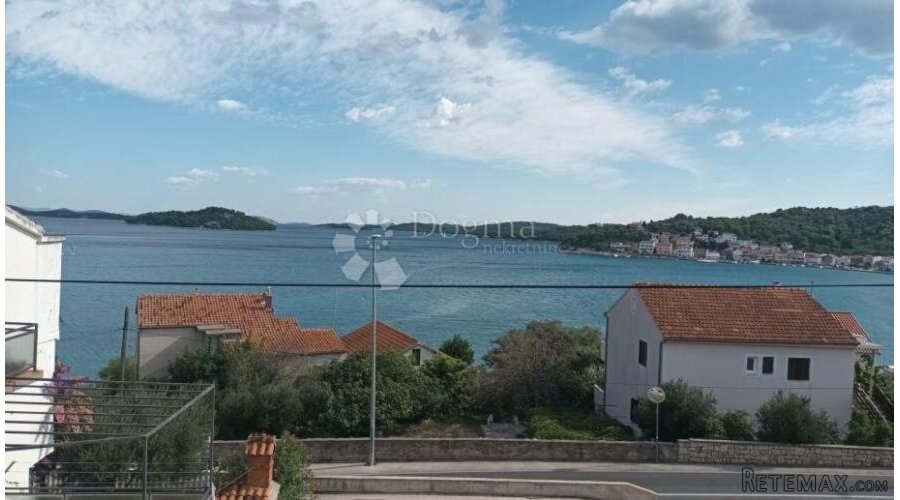 ŠARMANTAN APARTMAN S POGLEDOM NA MORE
