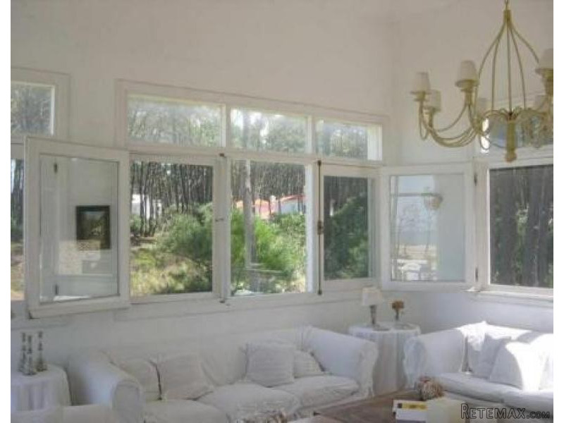 4 Bedroom House - For Rent -.. - 2