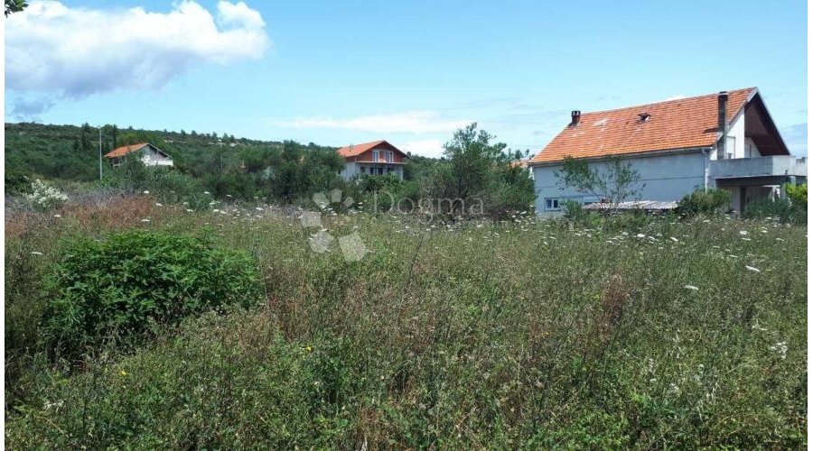 Građevinsko zemljište 300 m od mora