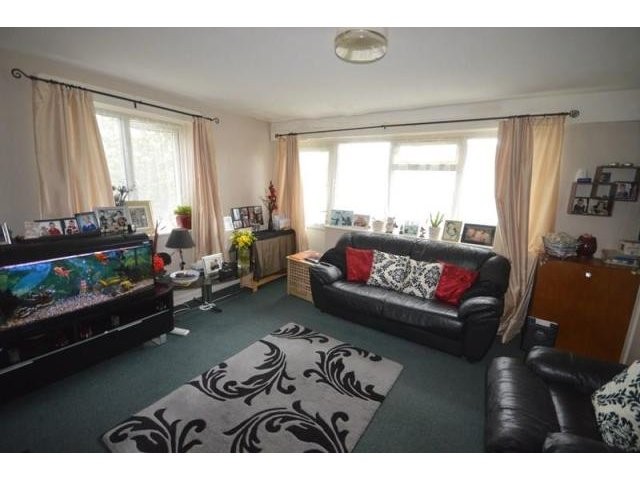 1 bedroom Flat For Sale: Avery Lane.. - 2