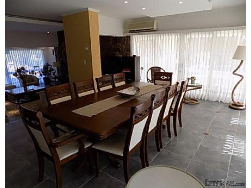 6 Bedroom House - For Rent - Mansa - 2
