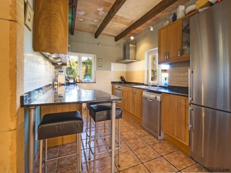 Charming Country Home With Easy Access.. - 2
