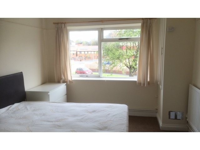 ROOM TO LET IN ARLESTON - ALL BILLS..