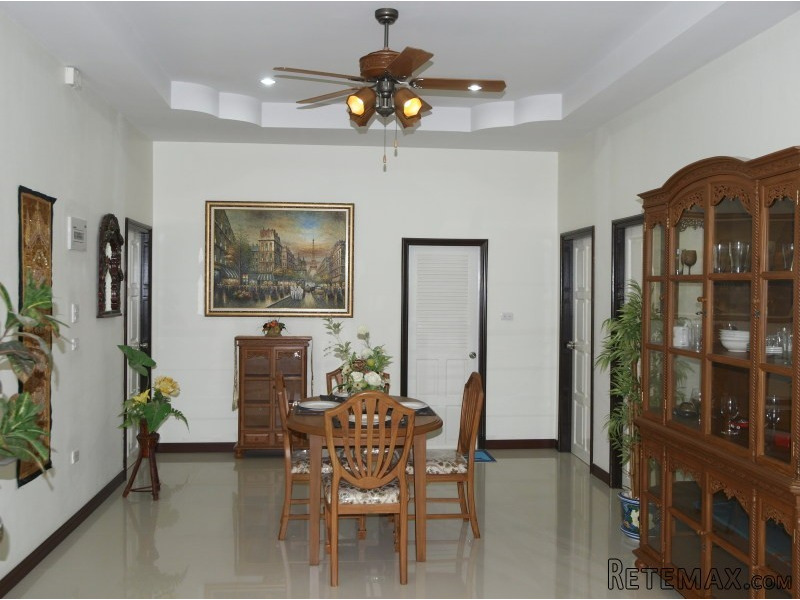 Villa with private pool near Pattaya.. - 2