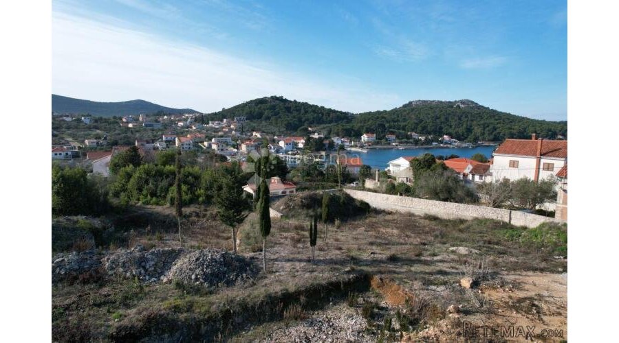 Teren s Pogledom na More i Potencijalom za Luksuznu Gradnju-
