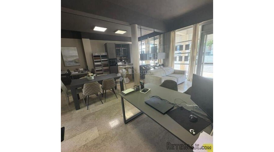 Atraktivan poslovni prostor Novigrad 129 m² sa vlastitim par - 2