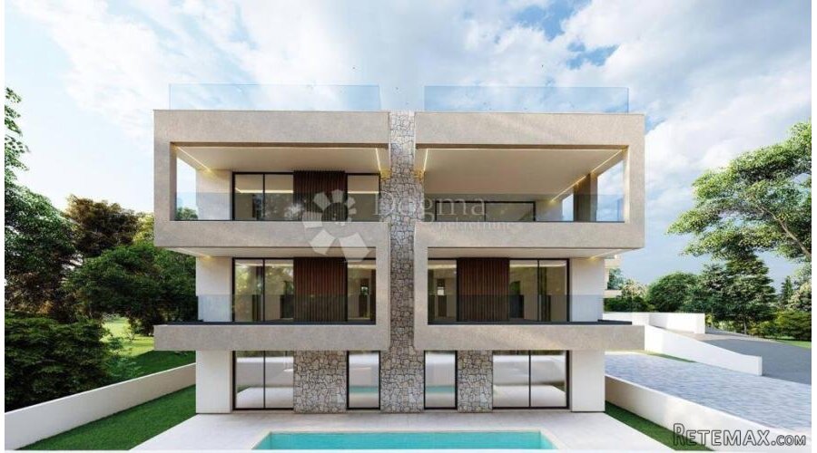 LUXSUZNI PENTHOUSE U BLIZINI MORA C/S4