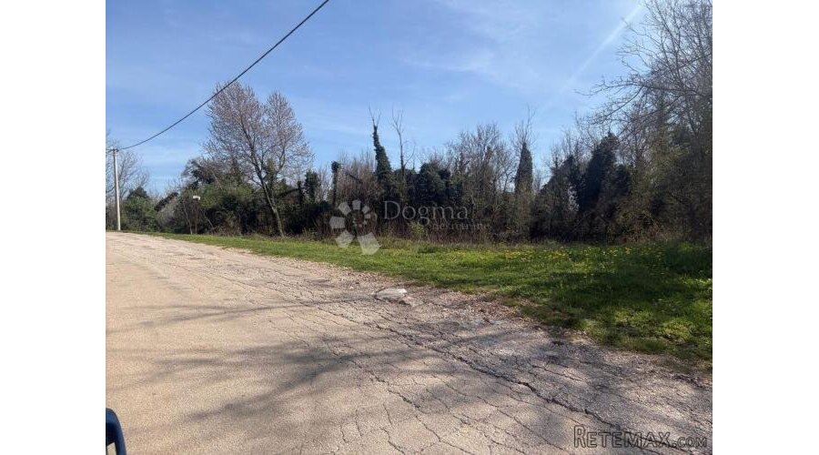 Građevinsko 4310 m2 i poljoprivredno 1378 m2 zemljište - 2