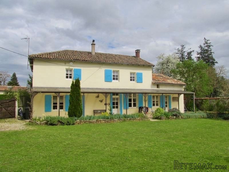 Beautiful Charentaise Stone Property..