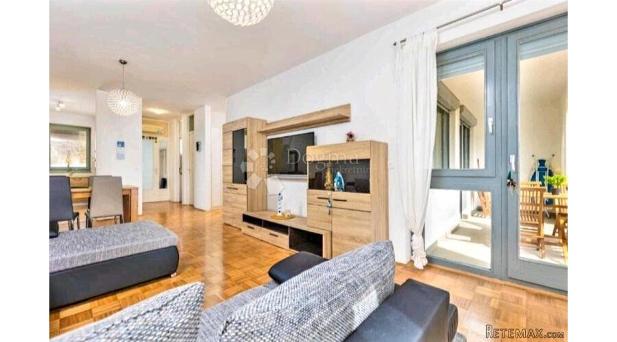 APARTMAN SA POGLEDOM NA MORE