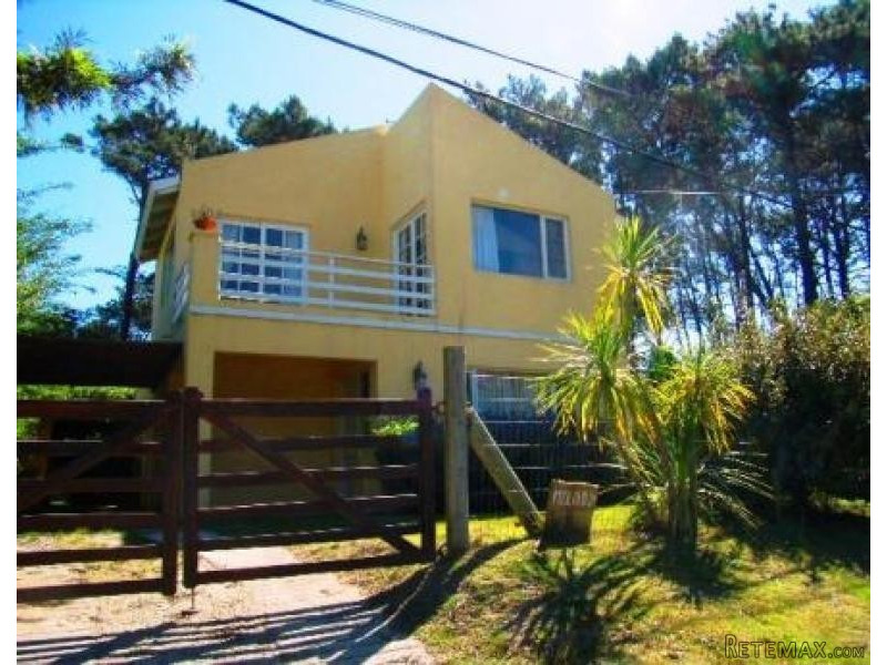 4 Bedroom House - For Rent -..