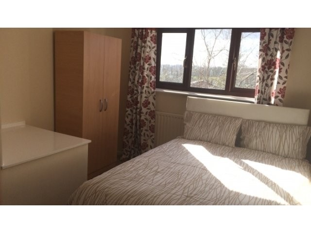 ROOM TO LET IN RANDLAY - ALL BILLS..