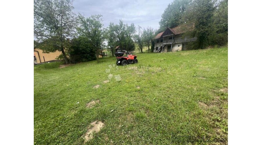 Građevinsko zemljište 1.600 m2 sa starom kućom za rušenje - - 3