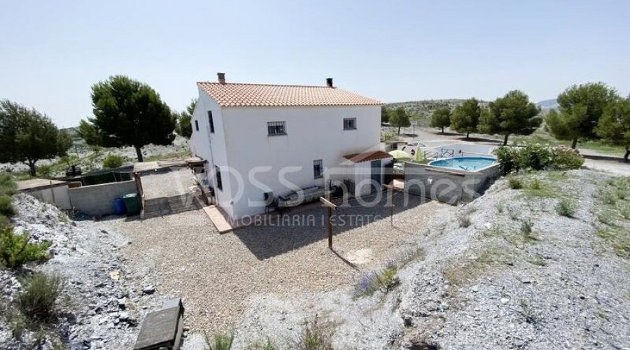 NEW & EXCLUSIVE LISTING TO VOSS HOMES - A spacious 169m2, 2.. - 15
