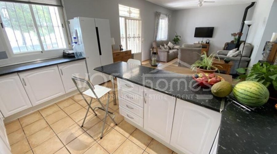 NEW & EXCLUSIVE LISTING TO VOSS HOMES - A spacious 169m2, 2.. - 18