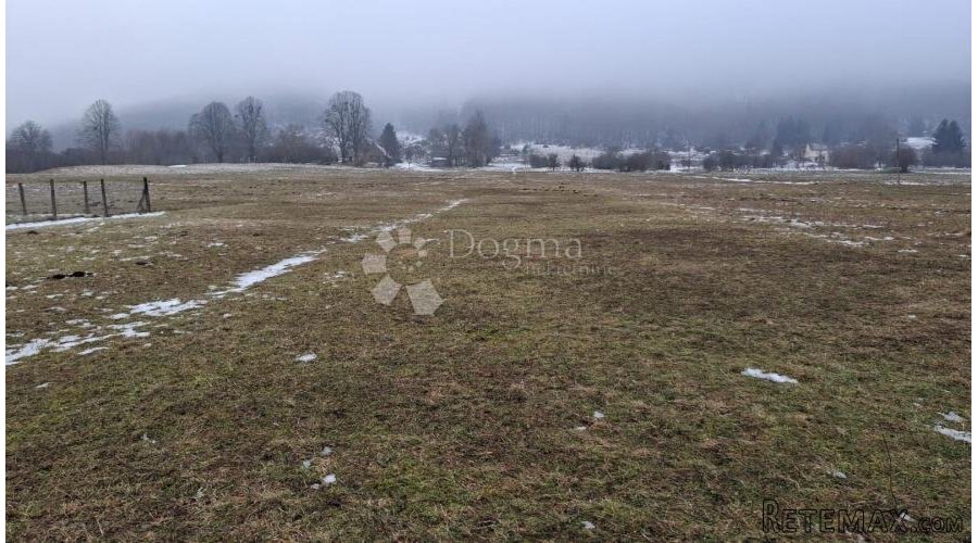 PRODAJE SE GRAĐEVINSKO ZEMLJIŠTE KORENICA