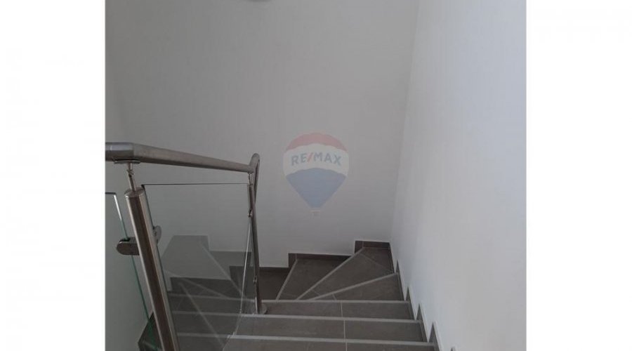 Uredski poslovni prostor u Trnovcu; 182 m2 - 20