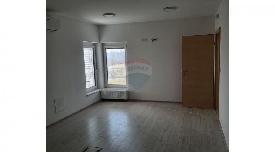 Uredski poslovni prostor u Trnovcu; 182 m2 - 23