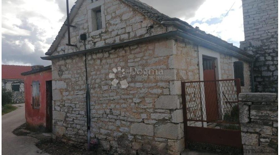 PRILIKA! Stara kamena kuća u Krč Dolcu kraj Primoštena - 3
