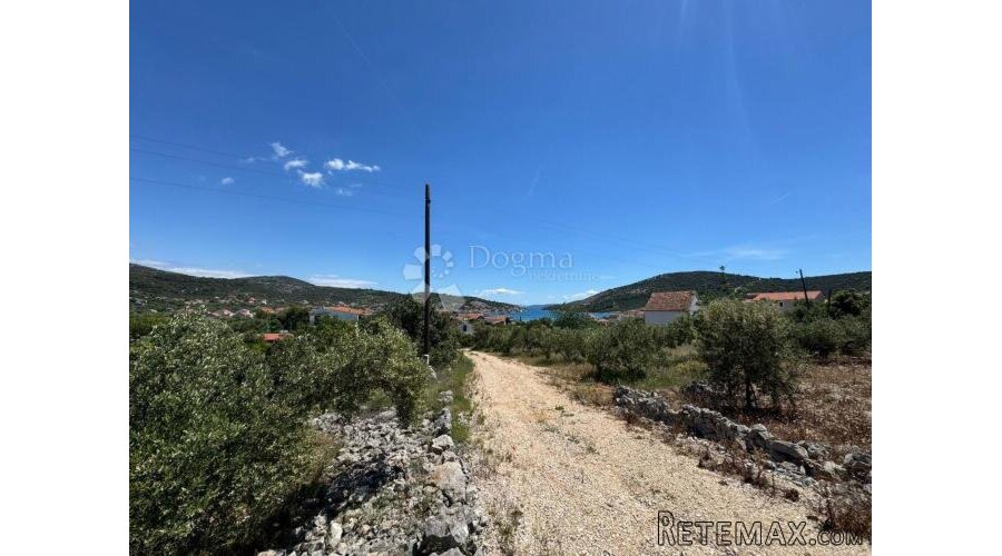 GRAĐEVINSKO ZEMLJIŠTE VINIŠĆE - 2