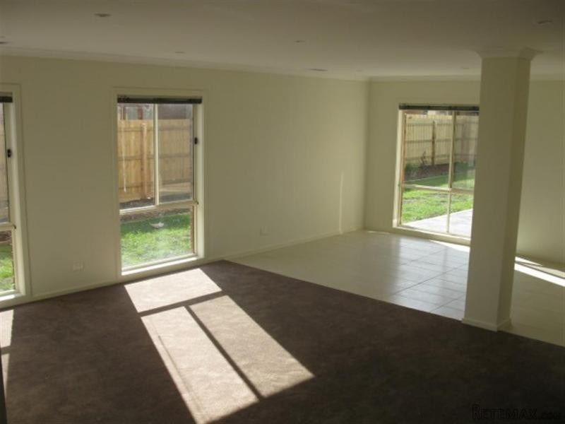 Immaculately Presented Two Storey Home! - 2