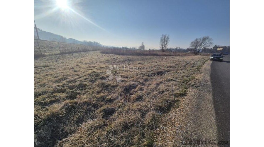 Poljoprivredno zemljište 623m² na tranzitnoj lokaciji