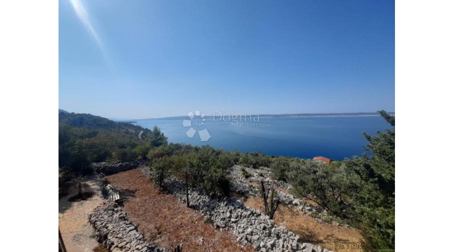 Starigrad-Paklenica-građevinsko zemljište na top poziciji!