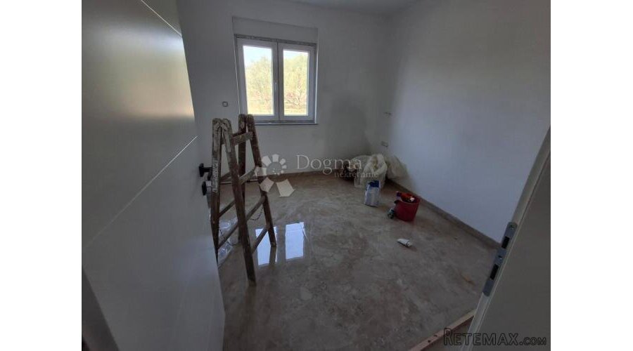 Dvosobni apartman u novogradnji na top lokaciji u Barbatu - 3