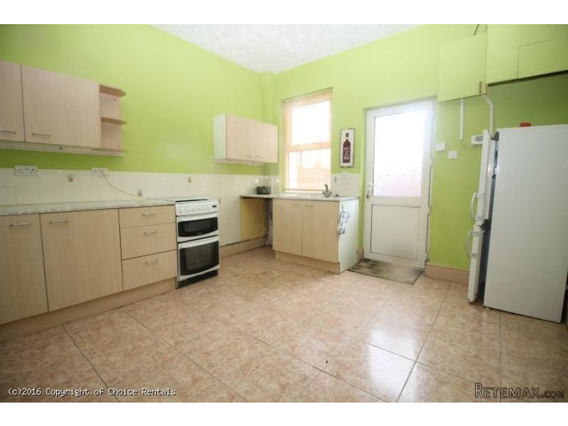 12 Anderson St, Blackpool - 2