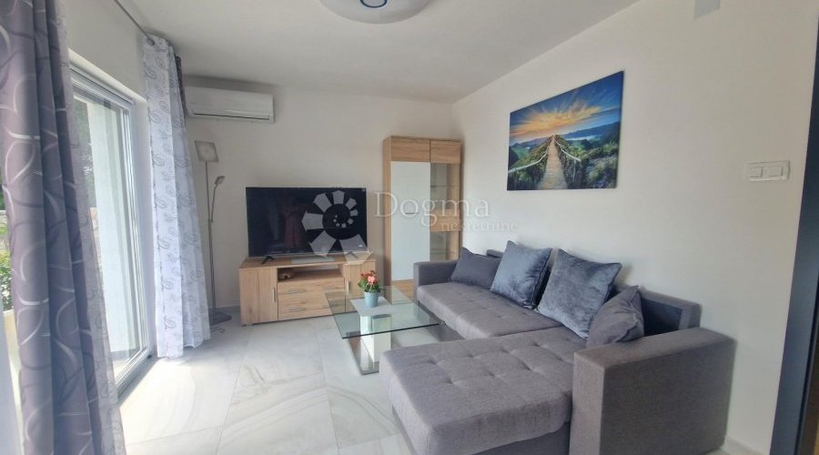 BRIBIR - APARTMAN 1 S BAZENOM - 2