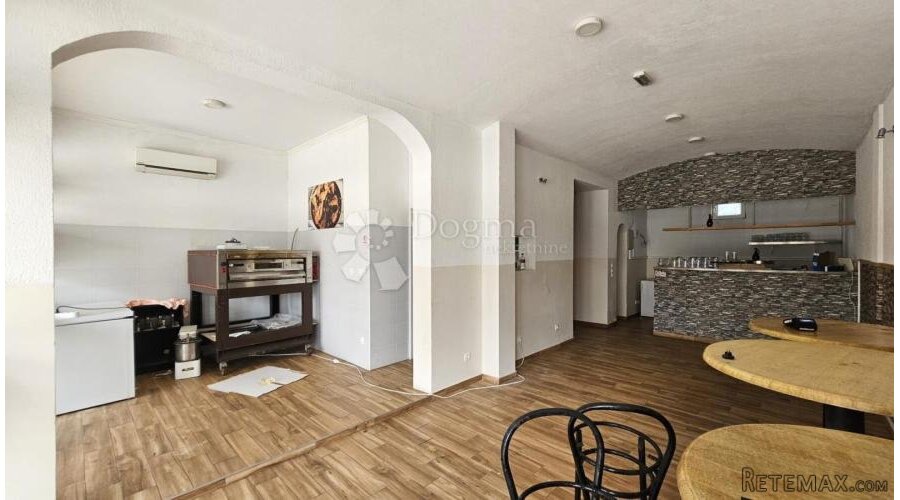 POSLOVNI PROSTOR - PIZZERIA - OKOLICA POREČA - 50 M OD MORA - 2