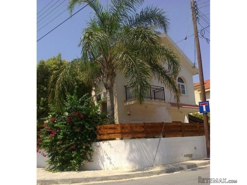 House for rent walking distance to..