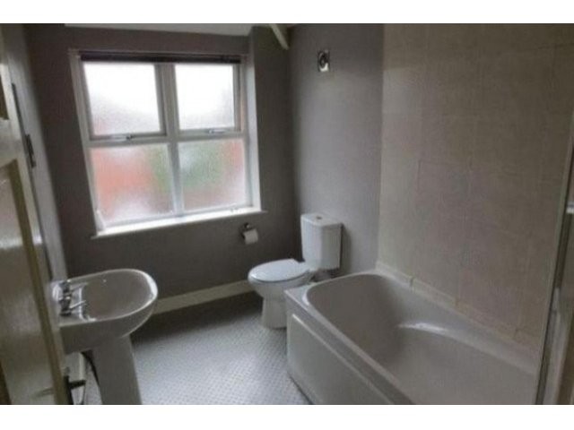 2 Bed House To Let