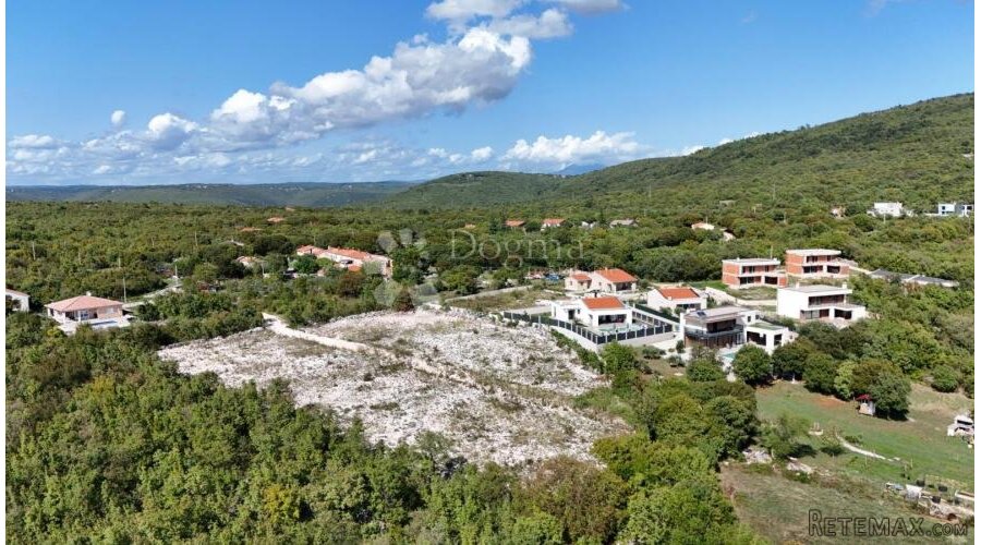 GRAĐEVINSKO ZEMLJIŠTE SA DOZVOLOM ZA MONTAŽNU KUĆU, NADOMAK - 2