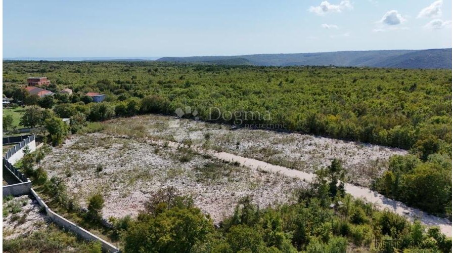 GRAĐEVINSKO ZEMLJIŠTE SA DOZVOLOM ZA MONTAŽNU KUĆU, NADOMAK - 3