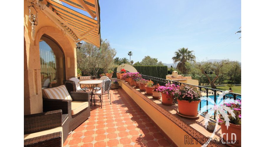 This substantial Montgo property currently possesses 4.. - 2