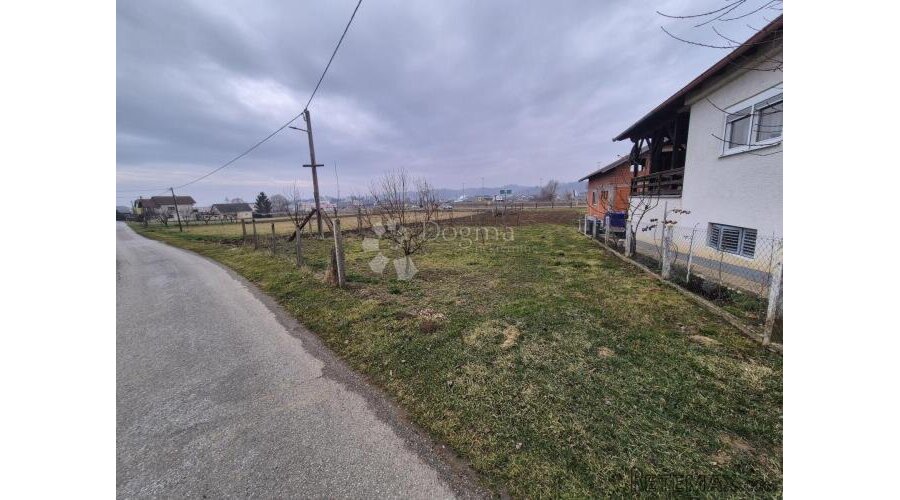 Građevinsko zemljište 1.334m² na odličnoj lokaciji Sv. Križ