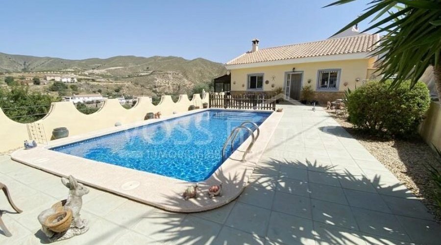 NEW LISTING TO VOSS HOMES - A lovingly maintained &..