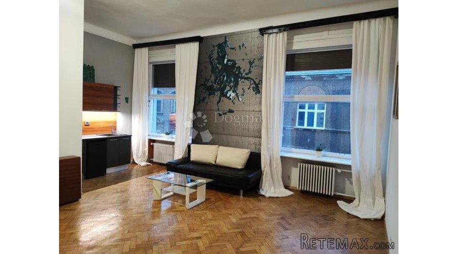 Povijesni stan u Jurišićevoj, 112 m² + terasa, lift