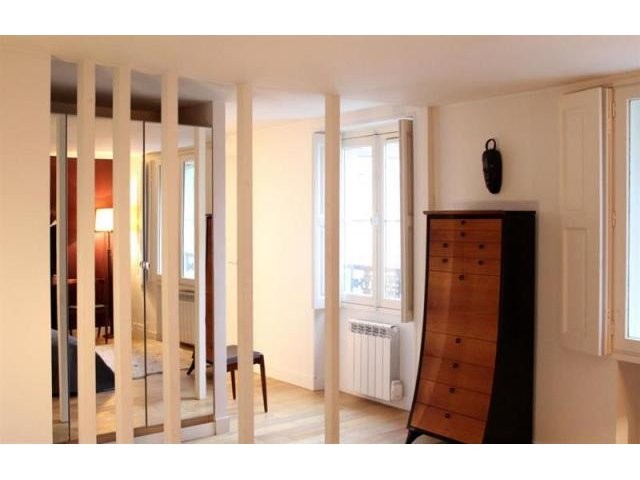 2 bedroom Property For Sale: Paris 3rd.. - 2