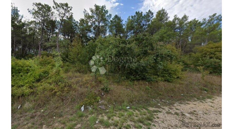 Poljoprivredno zemljište 22.336 m², blizina građevinske zone