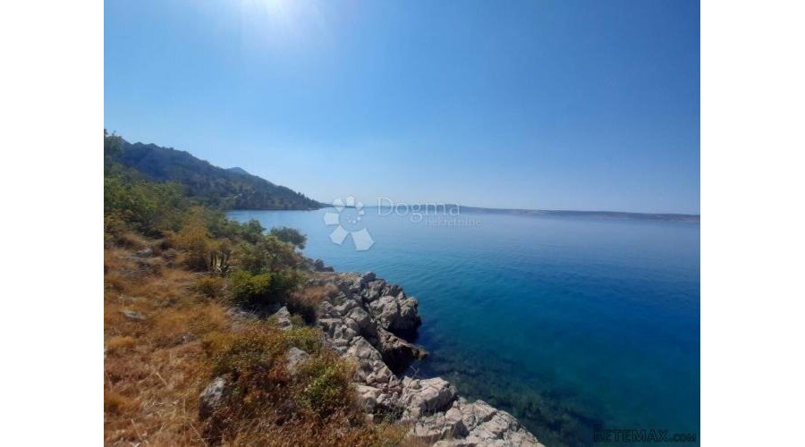 Starigrad-Paklenica-građevinsko zemljište na top poziciji! - 2