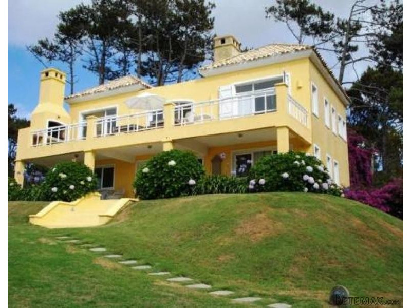 4 Bedroom House - For Rent -..