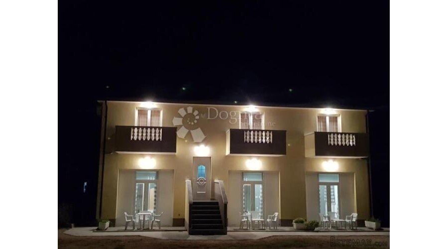 Kuća sa 6 apartmana, Umag