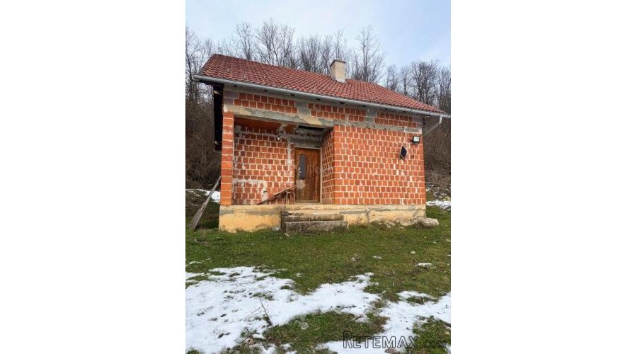 KUĆA SUVAJA S VELIKIM PAŠNJACIMA I LIVADAMA ZA ADAPTACIJU