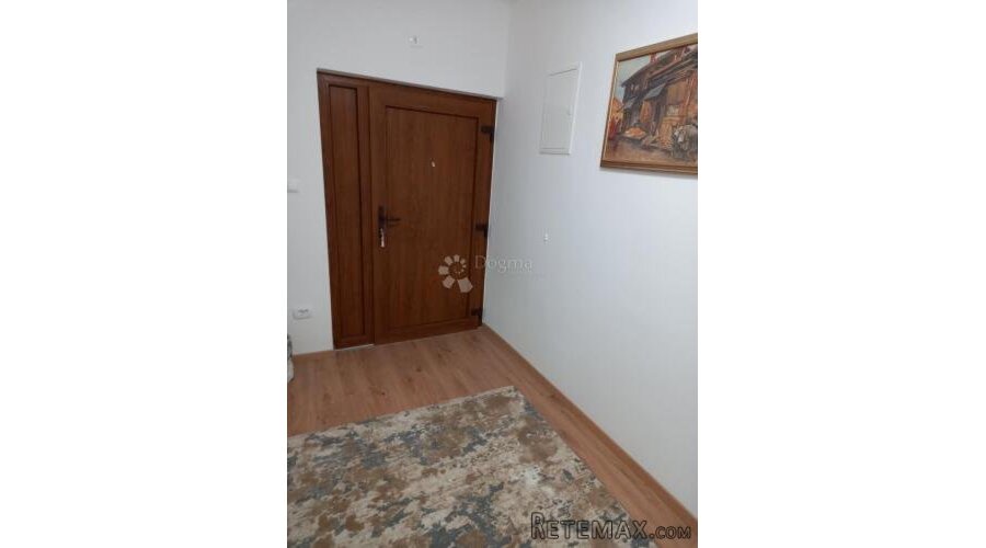 Vrbovsko, stan sa garažom i konobom