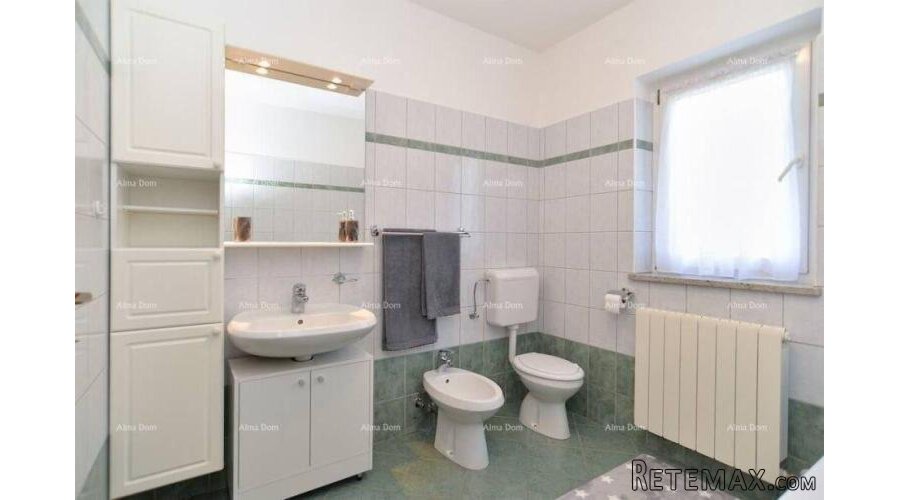 Na prodaju kuća s apartmanima u Štinjanu. - 3